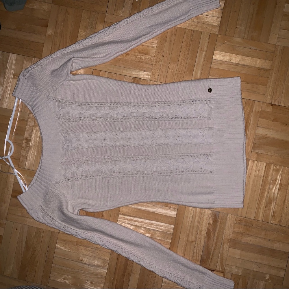 Beige long sleeve guess top